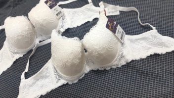 Mút Áo Lót Tiếng Anh Là Gì? Khi Nào Nên Mặc